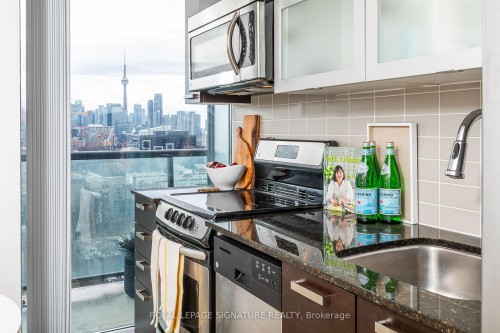 2121E-36 Lisgar Street, Toronto, ON - Indoor Photo Showing Kitchen