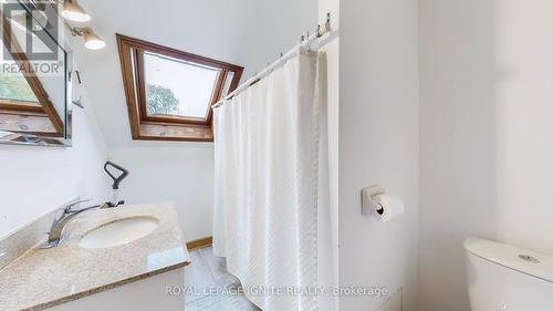 48 Moberly Street, Collingwood, ON - Indoor Photo Showing Bathroom