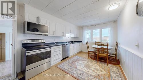 48 Moberly Street, Collingwood, ON - Indoor Photo Showing Kitchen