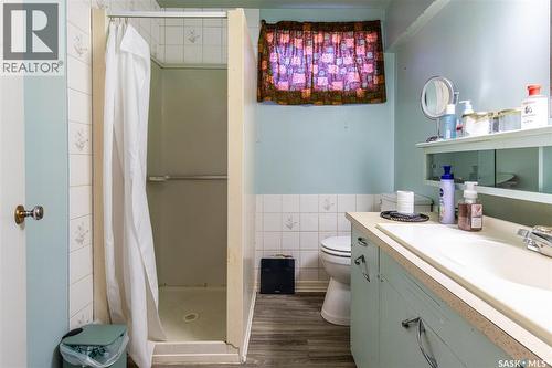 836 Keith Street, Moose Jaw, SK - Indoor Photo Showing Bathroom