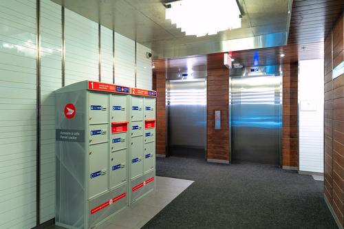 Hall - 1009-1205 Rue Mackay, Montréal (Ville-Marie), QC - Indoor