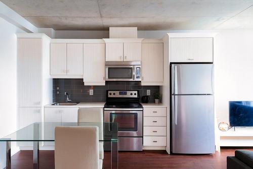 Cuisine - 1009-1205 Rue Mackay, Montréal (Ville-Marie), QC - Indoor Photo Showing Kitchen