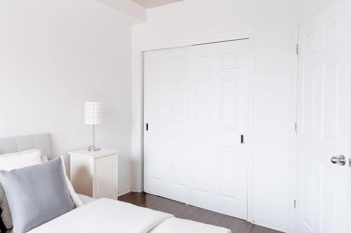 Chambre à coucher - 1009-1205 Rue Mackay, Montréal (Ville-Marie), QC - Indoor Photo Showing Bedroom