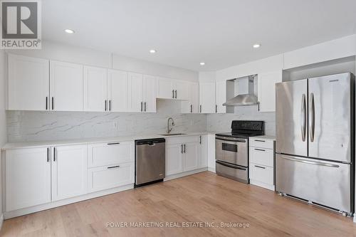 730 Scala Avenue, Ottawa, ON - Indoor Photo Showing Kitchen With Stainless Steel Kitchen
