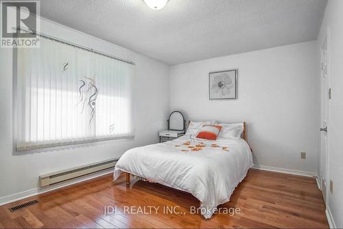 Unit Aa - 101 Summerdale Dr Drive, Markham, ON - Indoor Photo Showing Bedroom