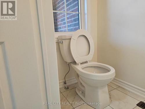 5 Heather Fullerton Road, Georgina, ON - Indoor Photo Showing Bathroom