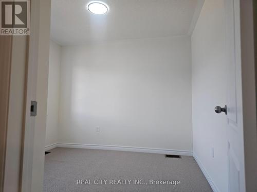 5 Heather Fullerton Road, Georgina, ON - Indoor Photo Showing Other Room