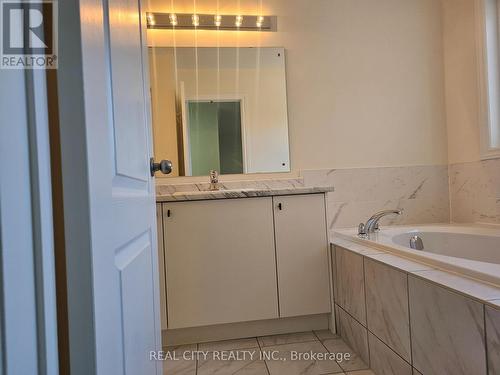 5 Heather Fullerton Road, Georgina, ON - Indoor Photo Showing Bathroom