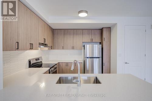 118 Azure Drive, Markham, ON - Indoor Photo Showing Kitchen With Stainless Steel Kitchen With Upgraded Kitchen