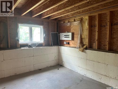 117 Carson Bay, Lampman, SK - Indoor