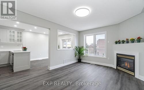 15 Lynn Street, Bradford West Gwillimbury, ON - Indoor Photo Showing Living Room With Fireplace
