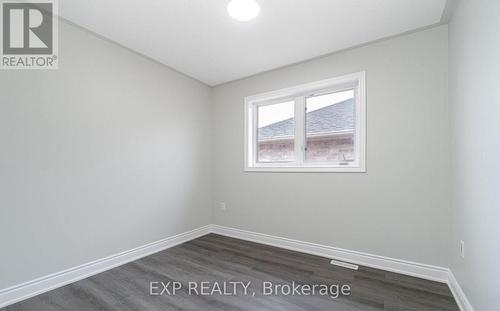 15 Lynn Street, Bradford West Gwillimbury, ON - Indoor Photo Showing Other Room