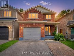 15 LYNN STREET Bradford West Gwillimbury, ON L3Z 0B2