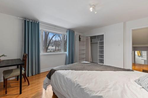Chambre à coucher - 233 Av. Lakeview, Pointe-Claire, QC - Indoor Photo Showing Bedroom