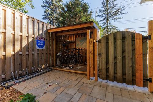 Cour - 233 Av. Lakeview, Pointe-Claire, QC - Outdoor