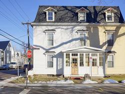 240 Hillsborough Street  Charlottetown, PE C1A 4X1