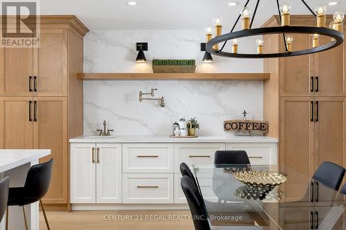 5535 Cedar Springs Road, Burlington, ON - Indoor Photo Showing Dining Room