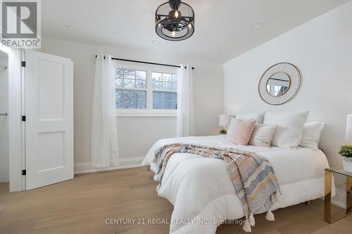 5535 Cedar Springs Road, Burlington, ON - Indoor Photo Showing Bedroom