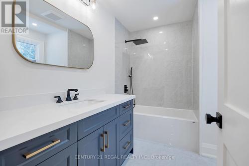 5535 Cedar Springs Road, Burlington, ON - Indoor Photo Showing Bathroom