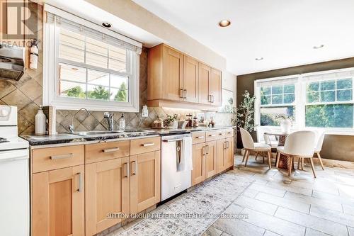 14 Cowan Avenue, London South (South R), ON - Indoor Photo Showing Kitchen