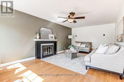 14 Cowan Avenue, London South (South R), ON - Indoor Photo Showing Living Room With Fireplace