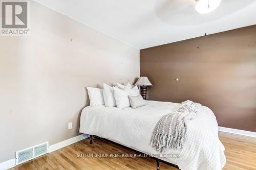 14 Cowan Avenue, London South (South R), ON - Indoor Photo Showing Bedroom