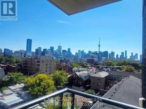 608 - 297 College Street, Toronto, ON - Outdoor With View