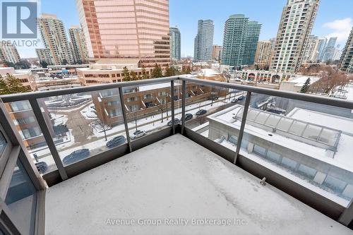 726 - 25 Greenview Avenue, Toronto, ON - Outdoor