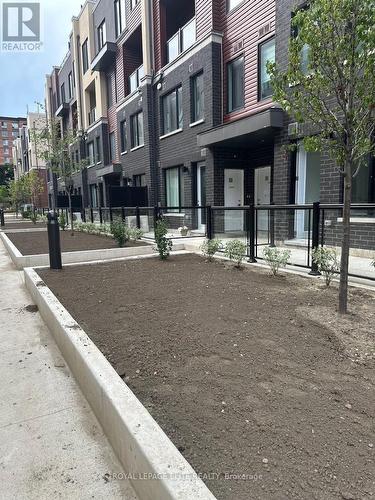 7 - 3546 Colonial Drive, Mississauga, ON - Outdoor With Facade