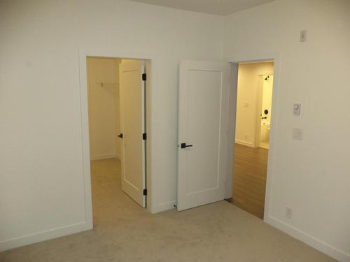 305 20052 83A Avenue, Langley, BC - Indoor Photo Showing Other Room