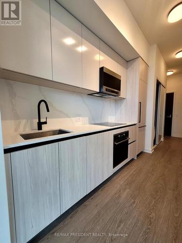901 - 425 Front Street E, Toronto, ON - Indoor Photo Showing Kitchen