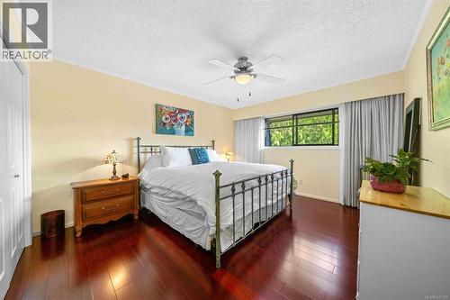 994 Landeen Pl, Saanich, BC - Indoor Photo Showing Bedroom