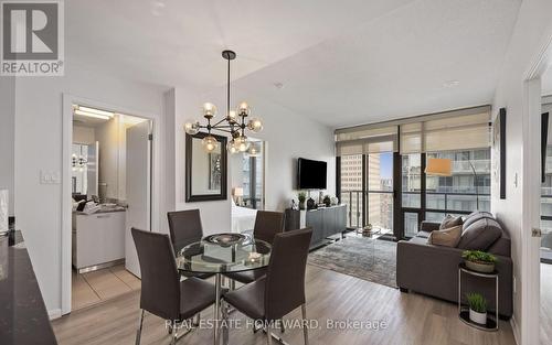 2501 - 38 Grenville Street, Toronto, ON - Indoor Photo Showing Dining Room