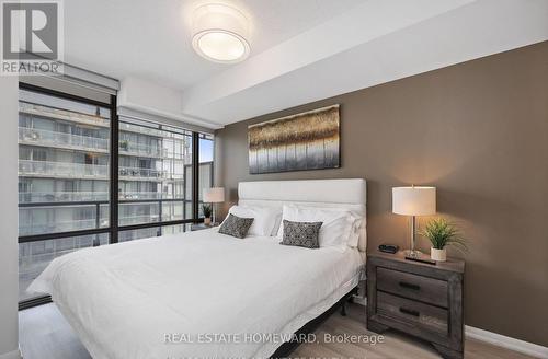 King Bed - Primary Bedroom w/ TV - 2501 - 38 Grenville Street, Toronto, ON - Indoor Photo Showing Bedroom