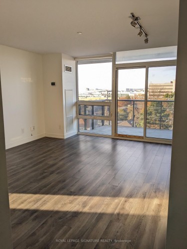 714-160 Flemington Road, Toronto, ON - Indoor