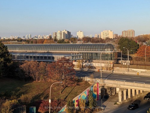 714-160 Flemington Road, Toronto, ON - Outdoor With View