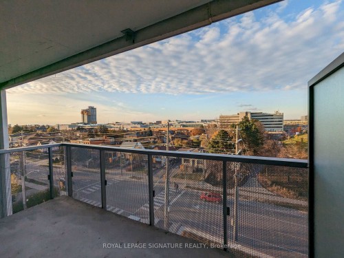 714-160 Flemington Road, Toronto, ON - Outdoor With View