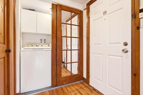 Salle de lavage - 3-4500 Av. Henri-Julien, Montréal (Le Plateau-Mont-Royal), QC - Indoor