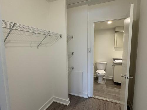 Storage - 207-668 Rue De Gaspé, Montréal (Verdun/Île-Des-Soeurs), QC - Indoor