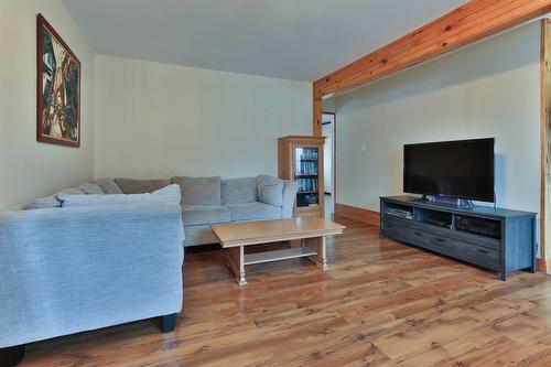 Salon - 6 Rue Genest, Saint-Jean-Sur-Richelieu, QC - Indoor Photo Showing Living Room