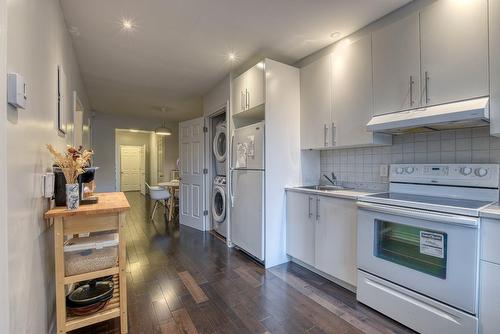 Cuisine - 6559 Av. Du Parc, Montréal (Rosemont/La Petite-Patrie), QC - Indoor Photo Showing Laundry Room