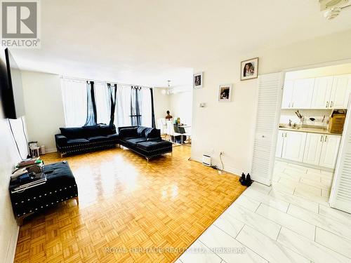 314 - 1 Massey Square, Toronto, ON - Indoor