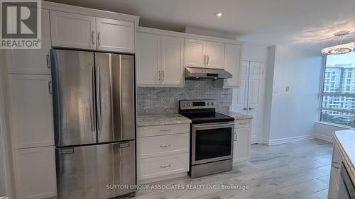 1018 - 7905 Bayview Avenue, Markham, ON - Indoor Photo Showing Kitchen