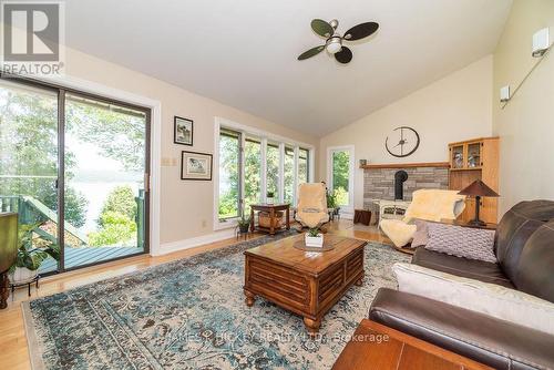 581 Rocky Point Lane, Deep River, ON - Indoor Photo Showing Living Room