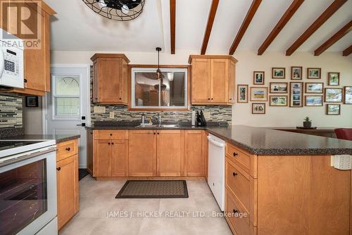 581 Rocky Point Lane, Deep River, ON - Indoor Photo Showing Kitchen