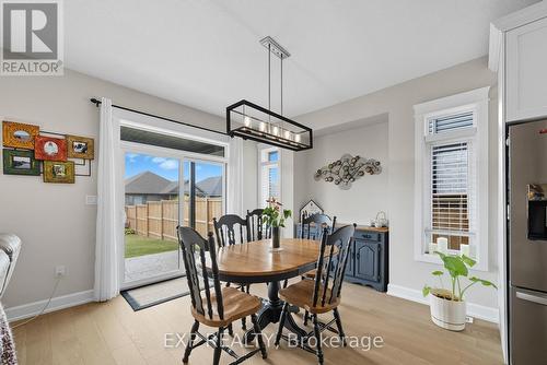 19 Statham Street, Strathroy-Caradoc (Se), ON - Indoor Photo Showing Dining Room