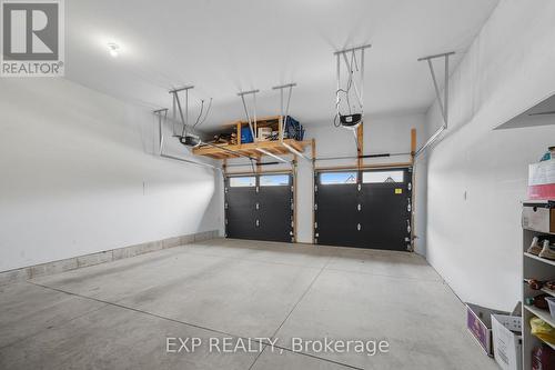 19 Statham Street, Strathroy-Caradoc (Se), ON - Indoor Photo Showing Garage