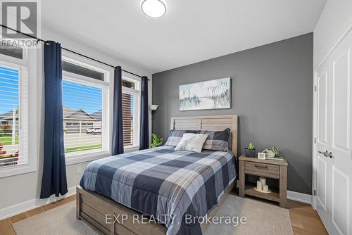 19 Statham Street, Strathroy-Caradoc (Se), ON - Indoor Photo Showing Bedroom