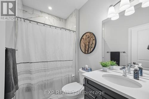 19 Statham Street, Strathroy-Caradoc (Se), ON - Indoor Photo Showing Bathroom