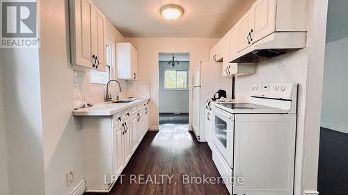 93 Martindale Crescent, Brampton, ON - Indoor Photo Showing Kitchen